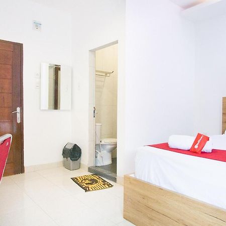 Reddoorz @ Rs Adam Malik Medan Exterior foto